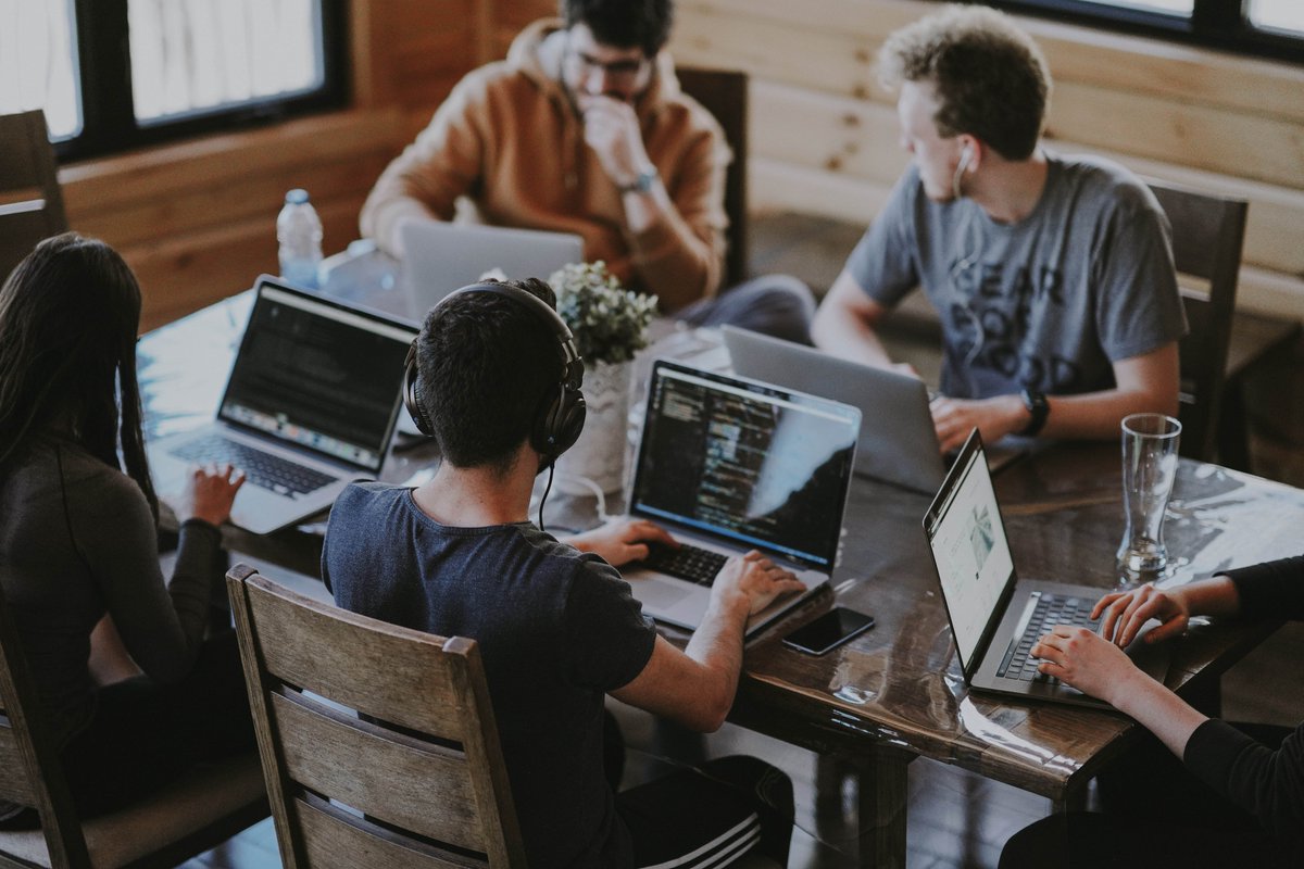 applandeo's tweet photo. Tech stack migration can be a complex task if done unprepared. But with proper knowledge and a team of experts, you can avoid all the hassle. Read this new blog post to know how to do it right: https://t.co/4F4Zi8DwZj

#techstackmigration #customsoftwaredevelopment https://t.co/JJWIhfNGex
