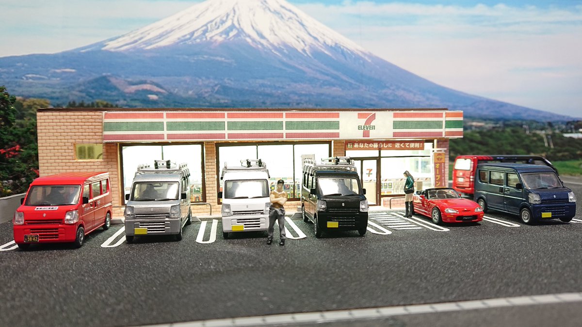 MsGPtN38Y1lri8O's tweet photo. トイズキャビンさんのEVERY2がコンプリート出来ました。😄内装やシャーシーの裏側などの造形も良くできていて
ルーフキャリアと可動式の脚立も付いて一個300円はかなり安いと思います。オマケのナンバープレートも三種類から選べるのも嬉しかったです。😊
#トイズキャビン
#EVERY2 https://t.co/ZR1TLLp5Tf