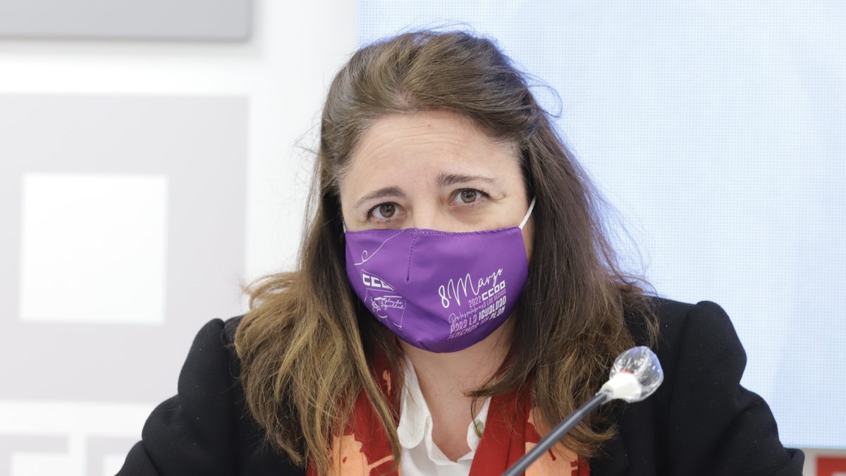 CCOO's tweet photo. #PonemosCaraALaDependencia 🗣@CarolinaVidal_L  
"No es casual que a  los cuidados se les otorgue  tan poco valor social, jurídico y económico y que este atendido, esencialmente, por el trabajo de las mujeres". https://t.co/aT6Oh5qVHM