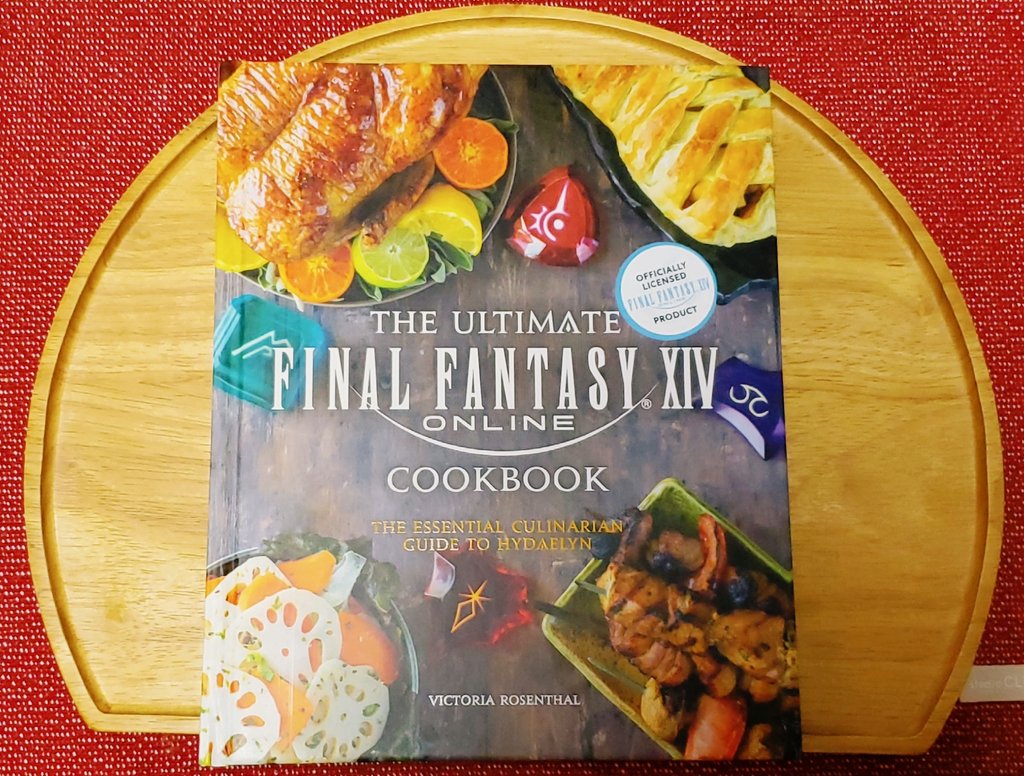 tarachanpunch's tweet photo. ずっと楽しみに待っていたFF14の料理本が届きました！
ゲーム内ではお馴染みの料理全レシピの制覇を目指しながら作っていきたいと思います。ゆっくりマイペースに料理していくので記録を見守ってもらえたら嬉しいです。

頑張るぞー！🙌💕

#FF14  #料理記録 
#FF14料理本の全レシピを作るぞチャレンジ https://t.co/c6HGESpSEt