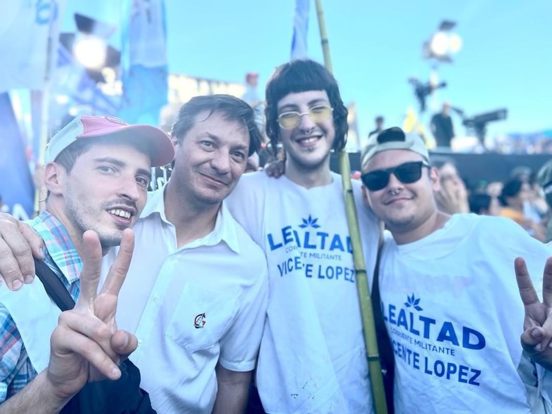MarkJaume's tweet photo. Porque no me estaria extrañando que sean KIRCHNERISTAS los violines. https://t.co/U6FUJoh61J