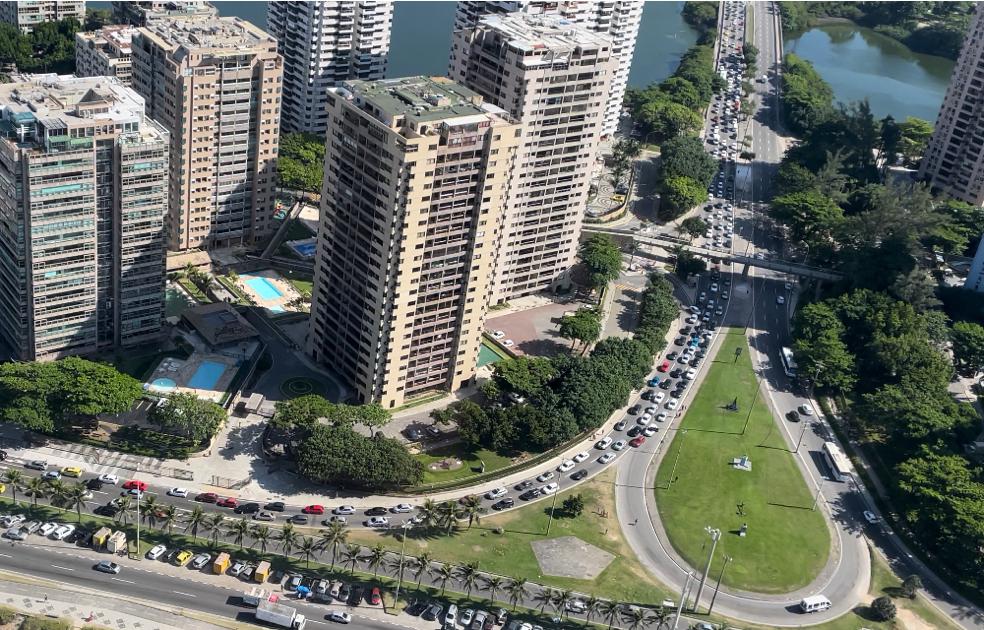 bandnewsfmrio's tweet photo. Acessos para a Praia da Barra da Tijuca com grande movimentação nesta terça-feira de feriado de Carnaval.

📷 Filipe Macon - BTN/BandNews FM Rio

#RiodeCima #BandNewsFM https://t.co/gp8dcDRBlh