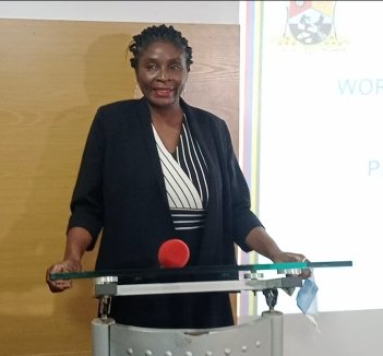 HEFAMAA_LASG's tweet photo. @HEFAMAA_LASG is currently holding a meeting at LCCI,
Alausa, Ikeja to review the draft standards for the operation of Medical laboratories in Lagos State. 
The Executive Secretary of the Agency, Dr. Abiola Idowu, @abbydeo in her welcome address, disclosed that https://t.co/AmgwhRKPoP