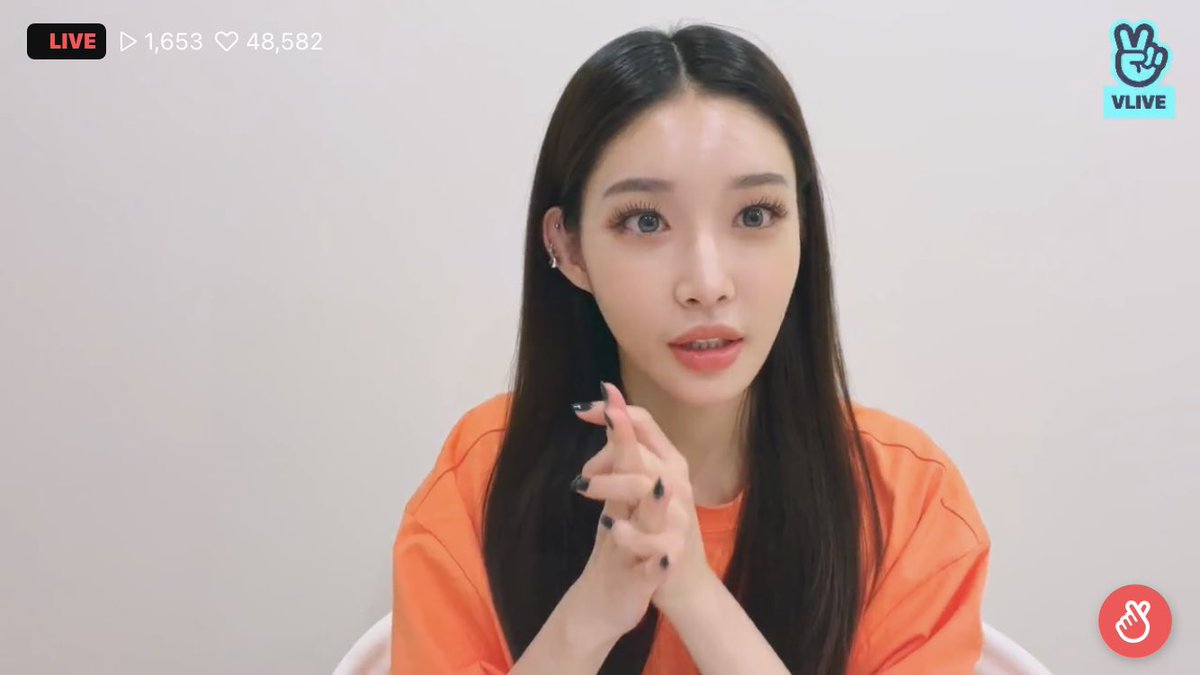 KCHSOURCE_'s tweet photo. chungha so pretty https://t.co/I6bWzCjKtU