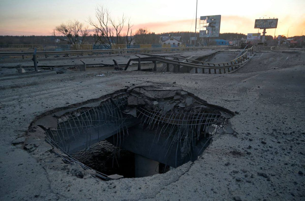 Josh1356_'s tweet photo. Bridge destroyed

🔴🇺🇦https://t.co/LZTuGpIVWs🇺🇦🔴

#UkraineWar #Ukraine #UkraineUnderAttack #UkraineRussiaWar https://t.co/dxKrckpIsg