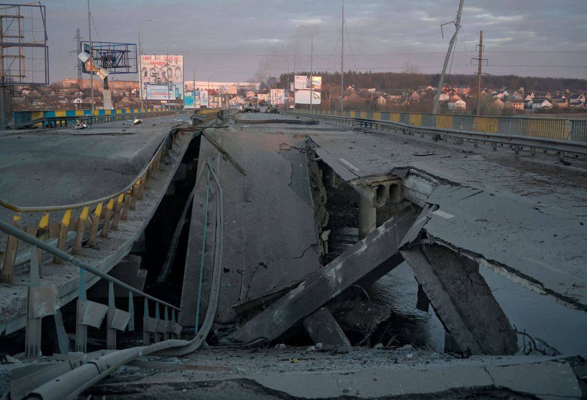 Josh1356_'s tweet photo. Bridge destroyed

🔴🇺🇦https://t.co/LZTuGpIVWs🇺🇦🔴

#UkraineWar #Ukraine #UkraineUnderAttack #UkraineRussiaWar https://t.co/dxKrckpIsg