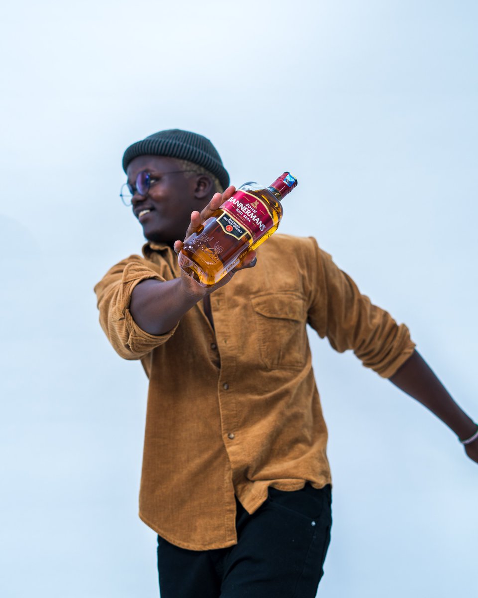 gufydox's tweet image. Let’s drink to a new Month 🥃 #StrongAndBold