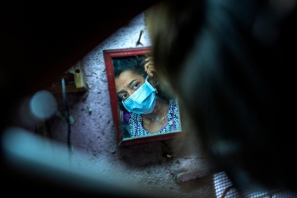 #Tuberculosis patients in #India continue to face stigma and discrimination on a daily basis. 'Hamari Awaaz', meaning 'our voice' in Hindi, is a photo book attempting to express the stigma multidrug-resistant TB patients suffer. 📸msf-siu.org/blog/the-space… #ZeroDiscriminationDay