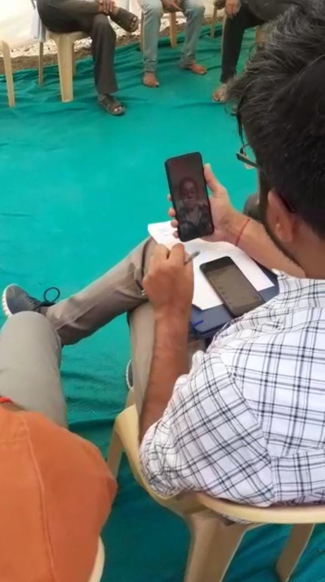 કચ્છ જિ.ના અધિ.ઓએ યુક્રેનમાં ફસાયેલા વ્યક્તિઓના કચ્છમાં વસતા પરિવારોની મુલાકાત લઈ વિદ્યાર્થીઓ સાથે વિડીયોકોલથી વાતચીત કરી સરકારશ્રીના ખાસ #OperationGanga વિશે માહિતી આપી અને વ્યક્તિઓને સુરક્ષિત પરત લાવવા માટેના પ્રયત્નોની જાણકારી આપી.
<a href="/PMOIndia/">PMO India</a> <a href="/CMOGuj/">CMO Gujarat</a> <a href="/pkumarias/">Pankaj Kumar</a> <a href="/kamaldayani/">Kamal M. Dayani</a>