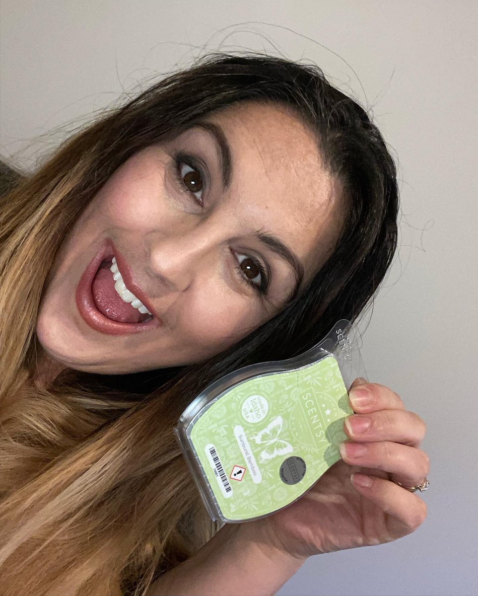 Absolutely love my scentsy whiff box, it smells amazing ! Thank you Michelle Hughes 

linktr.ee/MichelleHughes…