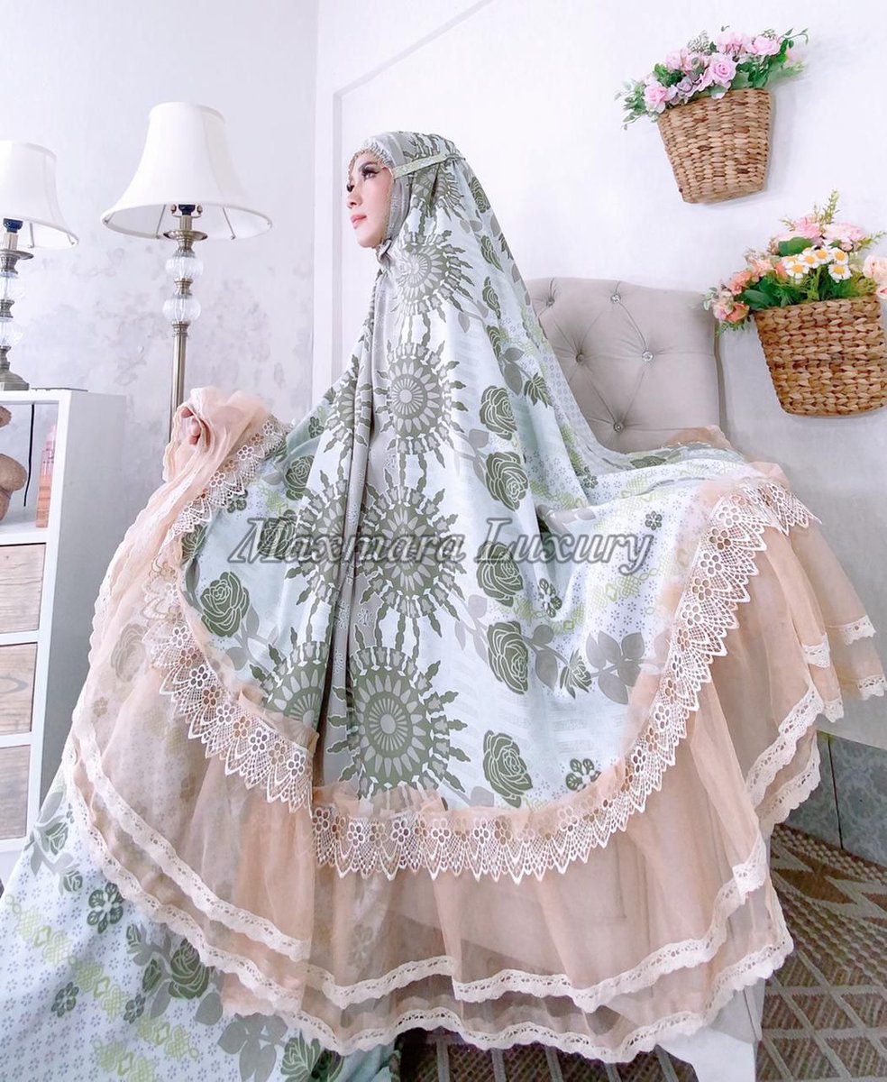 __Rien3__'s tweet photo. Assalamualaikum 🙋🏻‍♀️
Izin ngelapak lagi ya ✌️😅
Mukena Tasik cantik bahan maxmara luxury😍😍😍😍
Serius order DM ya 🙏🙏 https://t.co/0SVqVphbL0