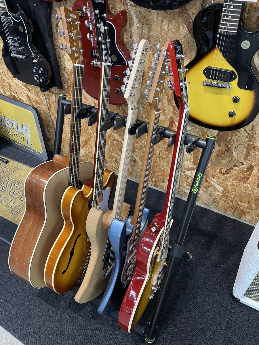 GravityStands's tweet photo. 暫く更新出来てませんでした。
商品が大分と増えました〜

新しくギターラックが発売されました。
写真は最大5本使用可能な「GGSMG05」
これで愛機が複数本あってもスペースが安心ですね🤗
他にも7本用の「GGSMG07」3本用の「GGSMG03」があります。3本用は今暫くお待ち下さい。
更新頑張ります(^_^;) https://t.co/ppqbPuGYgF