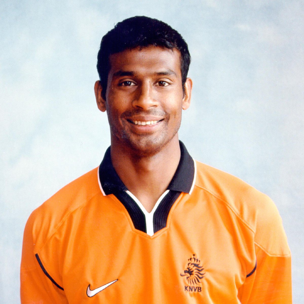 OnsOranje's tweet photo. Happy 𝟓𝟓𝐭𝐡 birthday to our 84 times International &amp; EURO 1988 winner: Aron Winter! 🥳

🎈 @AronWinter1967 https://t.co/eIUmhGBx3c