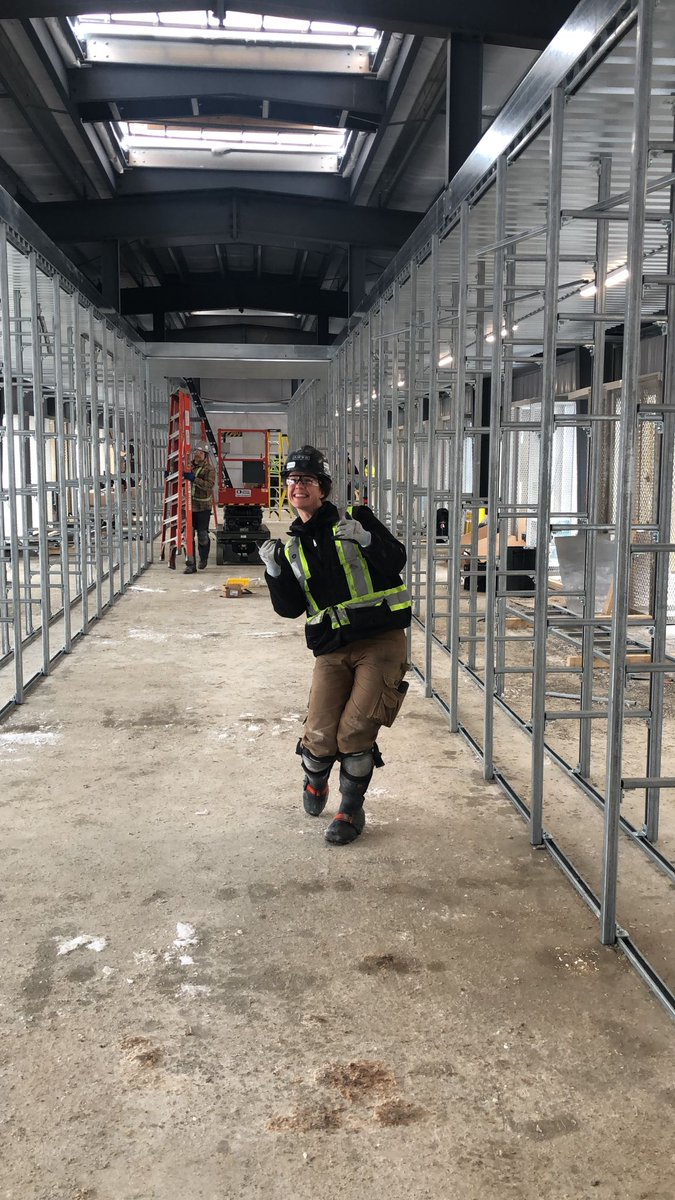 How we feel about installing racking at $IREN's Mackenzie site.
#irisenergy #Bitcoin #renewableenergy #infrastructure
