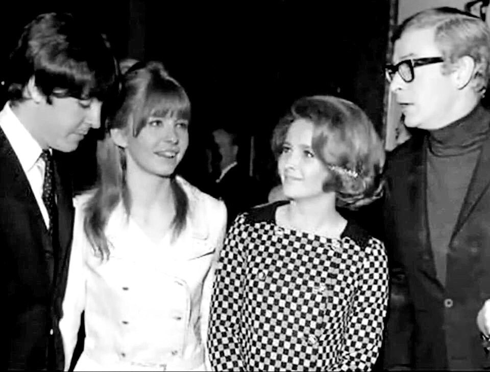 ToursBeatles's tweet photo. At the film Premiere of Alfie, London 1966 #TheBeatles #JaneAsher #MillicentMartin #MichaelCaine #Alfie #sixties #1960s #sixtiesmovies #beatleslondon https://t.co/ev5Vhm7iyg