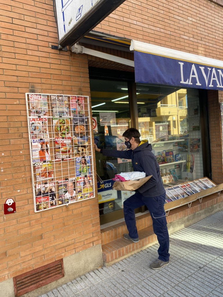 EduardoGmezASM's tweet photo. Entregando en nuestra red de Parcels SHOP con más de 4000 puntos de recogida#DriverDay https://t.co/14ZXMVONg3