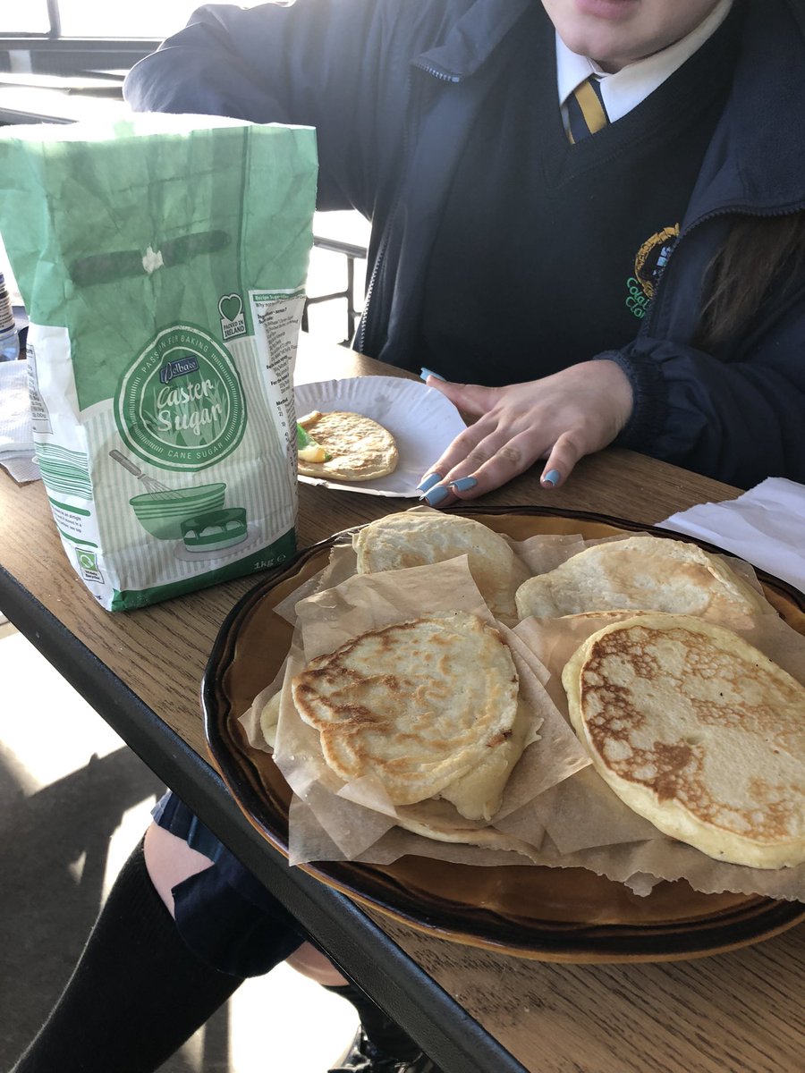 paulafinnegan14's tweet photo. How do #LCA2 @Colaistebride like their pancakes - Thin? Thick? Chocolate spread? Syrup? Butter? Jam? Lemon and sugar? All of the above on the menu here this morning 🥞 😋 https://t.co/qZ6ihoIsw0