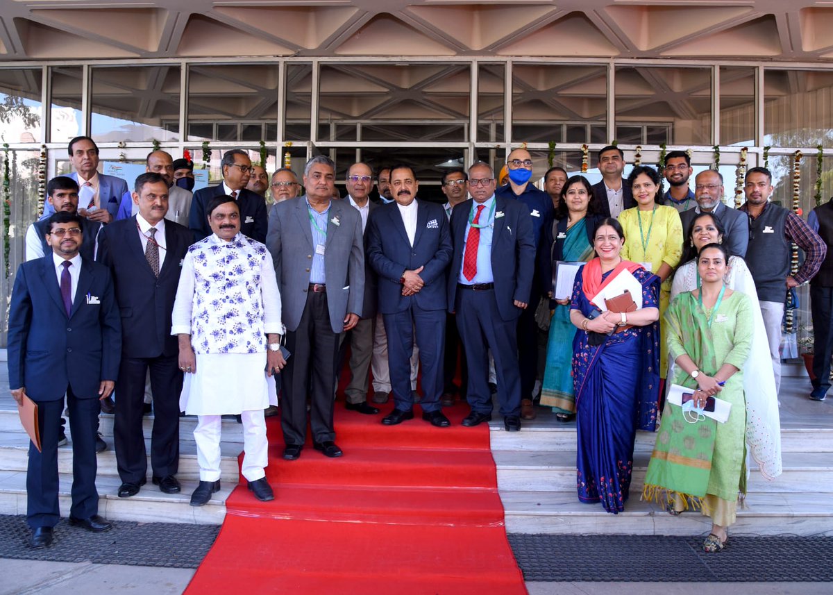 Union Minister <a href="/DrJitendraSingh/">Dr Jitendra Singh</a> inaugurated the Transmission Electron Microscope (TEM) facility at Jamia Hamdard supported under <a href="/IndiaDST/">DSTIndia</a> -PURSE Program to celebrate #NationalScienceDay . #AzadiKaAmritMahotsav  

<a href="/srivaric/">chandra Srivari</a> <a href="/DST_Kohli/">SS Kohli</a> <a href="/Pratishtha_DST/">Dr. Pratishtha Pandey</a> <a href="/jamia_hamdard/">Jamia Hamdard</a>