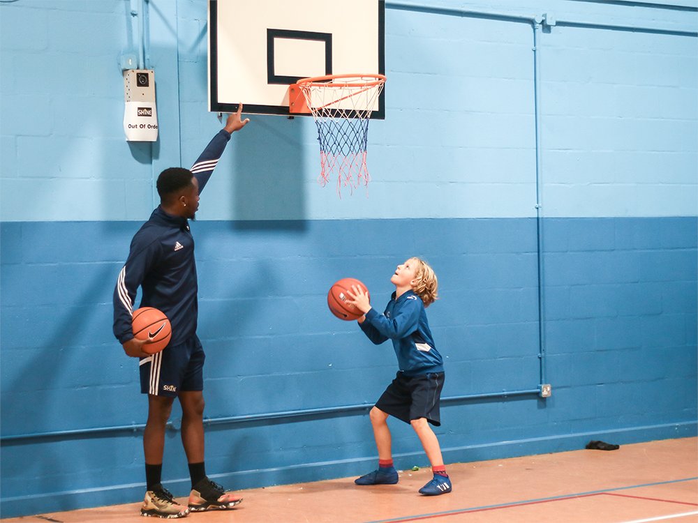 wearecoachcore's tweet photo. We are now recruiting sports coaching apprentices in Bristol, so if you know any young people who might be interested, point them:
👉 to find out more about Coach Core: https://t.co/yBncN9jzwS…
👉 to apply: https://t.co/MmS2I2YauU https://t.co/Eyx528GSmk