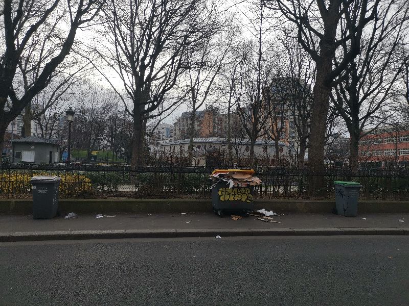 AdrienBecchis's tweet photo. @VasaLea @Parisjecoute @audmr @cbrossel Bonjour et merci de votre reponse

Pas de soucis pour une tolerance, mais il y a quand même des limites a l'acceptable
et ça va faire deux ans que ça dure.

Voici hier soir et ce matin, mention spéciale au bac 🟡
(Je pourrais vous en sortir une "belle" série, face 153 notam. 😑) https://t.co/rUi33ZAnCw