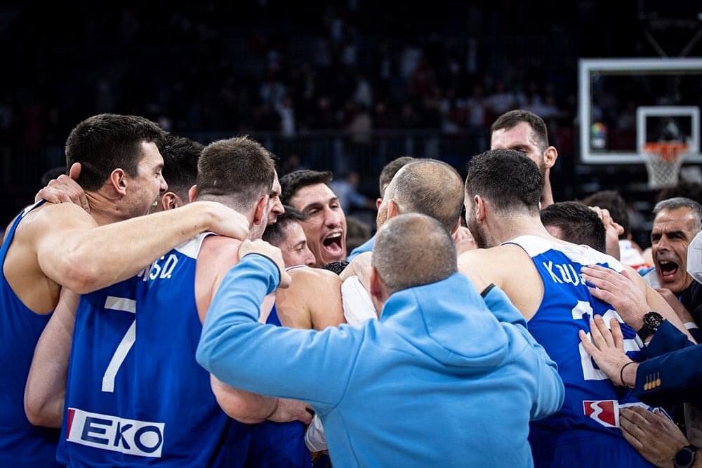 Nik0Pap's tweet photo. Great win #teamgreece https://t.co/Jbg3YbUKMq