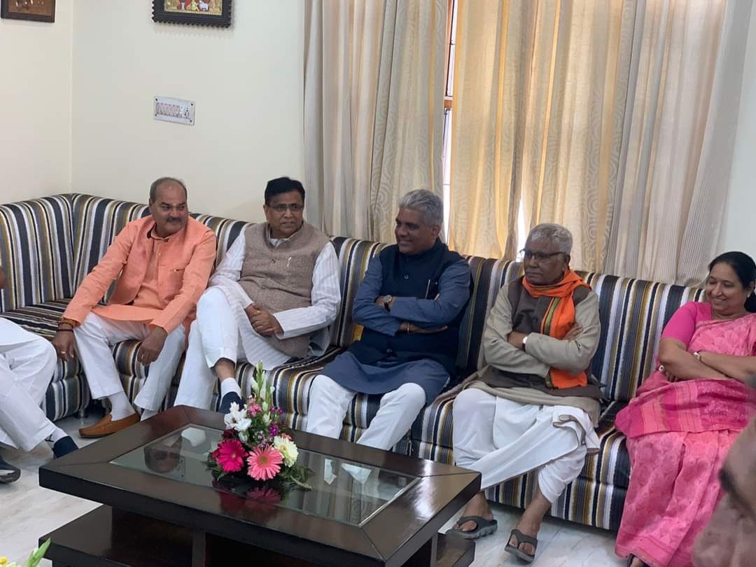 हरको बैंक के चेयरमैन एवं भाजपा हरियाणा के प्रदेश उपाध्यक्ष डॉ अरविंद यादव जी की सुपुत्री के विवाह समारोह में पहुंच परिवार को शुभकामनाएं एवं बिटिया को आशीर्वाद दिया।