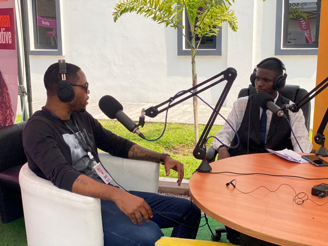 CMbuatas's tweet photo. @johnny_makombo (Chef de projet du Job fair @NkeloBantu) et le Professeur David Pata (Responsable de recrutement à @SODEICO_) ont également répondu à mes questions. https://t.co/wdG8EJwWyp