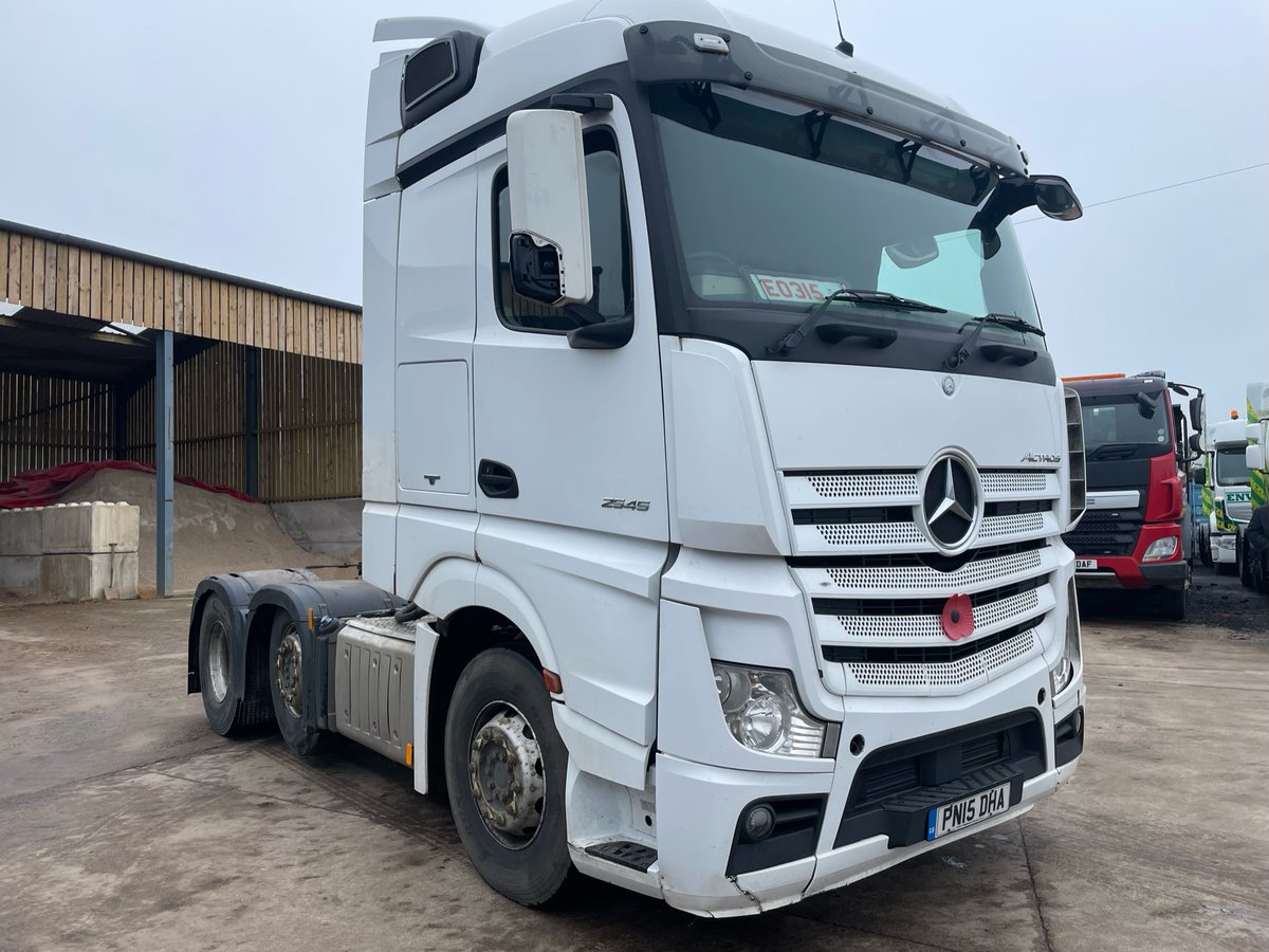 2015 (15) Mercedes 2545 Actros 6x2 T/unit, sleeper cab, automatic gearbox, A/C, onboard weigher, 805,451km, test June 2022 #StrathclydeCommercials #CommercialVehicles #TrucksForSaleUK