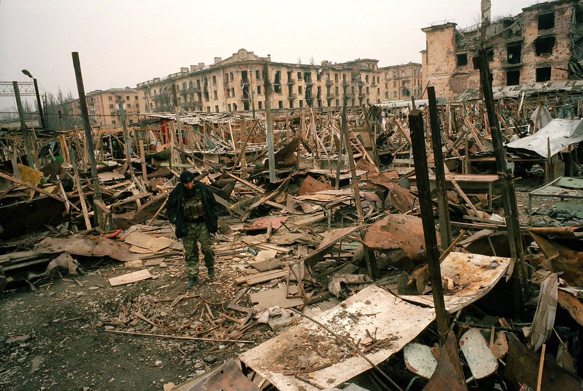 I was one of very few journos inside Chechnya during the Dec.‘99 war. Putin was directly in charge, the brutality of the attacks was unbelievable. The Russians had NO concern whatsoever for the civilians trapped in the city. Barbaric. My picture of Grozny central market: