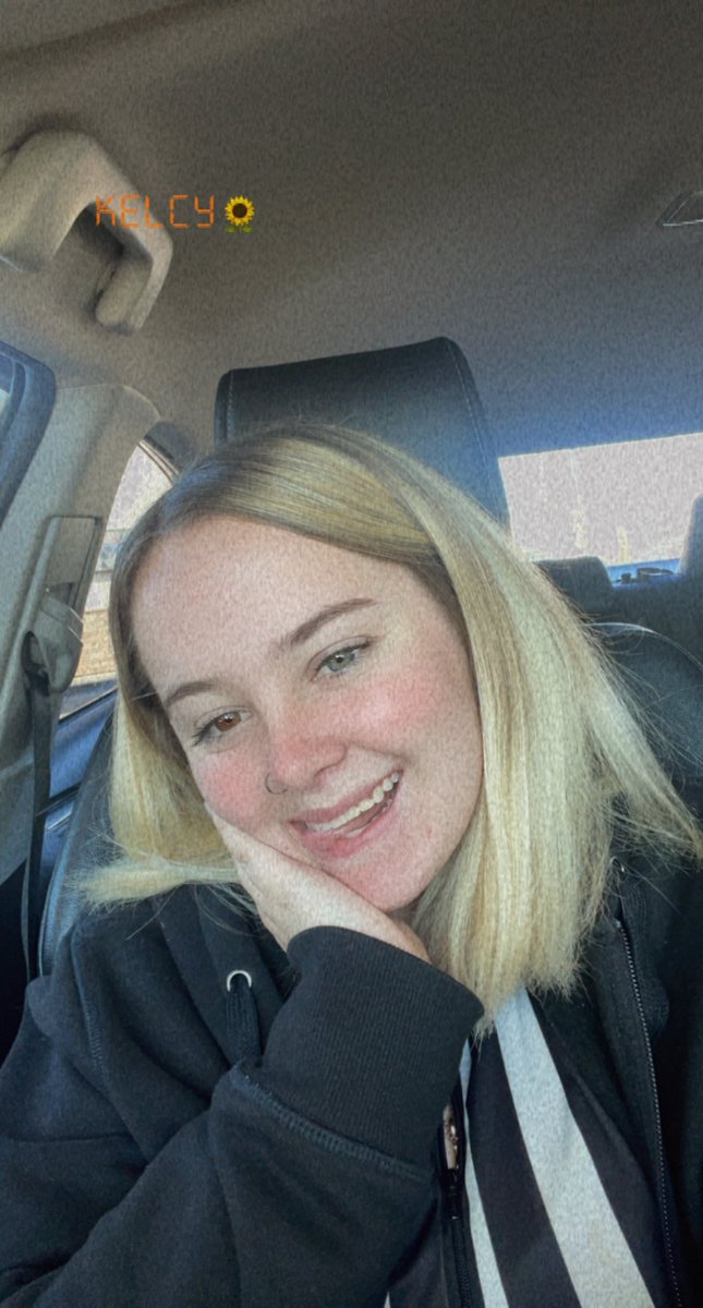 kelcysigman's tweet image. In case y’all forgot what I look like 😉