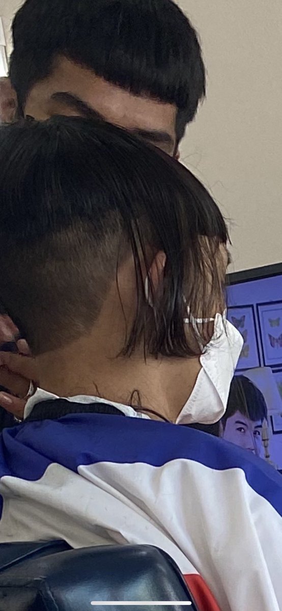 krafffffff's tweet photo. i cut my hair because https://t.co/kFVJrAfLyu