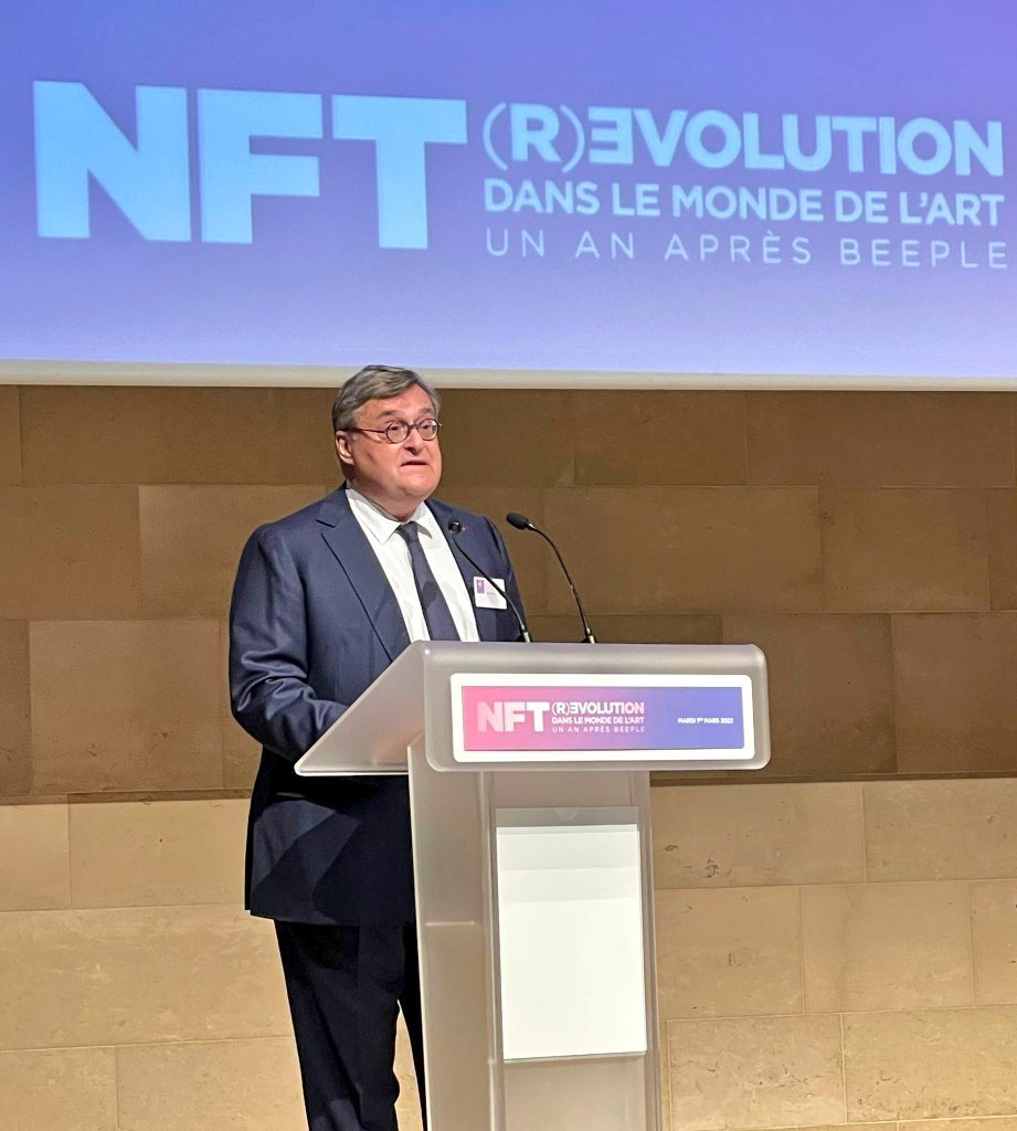 AcadBeauxarts's tweet photo. Ouverture du #colloqueNFT par Laurent Petitgirard, secrétaire perpétuel de l'Académie des beaux-arts et Henri Paul, président du @CVVencheres, dans l’auditorium de l’@InstitutFrance. #NFT https://t.co/TI2lP2WHjm
