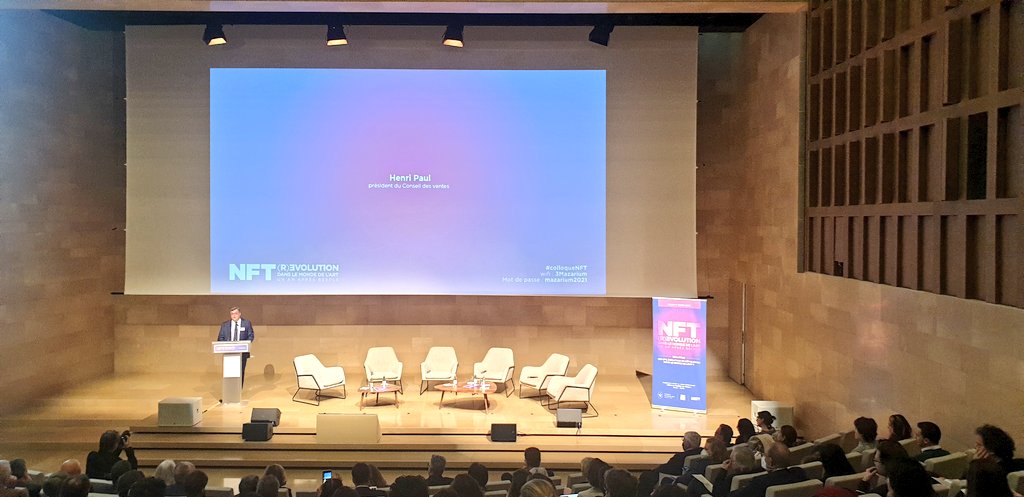 AcadBeauxarts's tweet photo. Ouverture du #colloqueNFT par Laurent Petitgirard, secrétaire perpétuel de l'Académie des beaux-arts et Henri Paul, président du @CVVencheres, dans l’auditorium de l’@InstitutFrance. #NFT https://t.co/TI2lP2WHjm