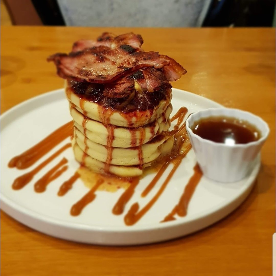 Happy #PancakeDay everyone!
We love ours from <a href="/cafebeam/">cafebeam</a> with bacon and lashings of syrup🤤
Tell us how you like yours....
Visit davidastburys.com if you want to be flipping pancakes in your dream #home - we'll help you find it! 🏡
#shrovetuesday #pancakes #N8 #Crouchend