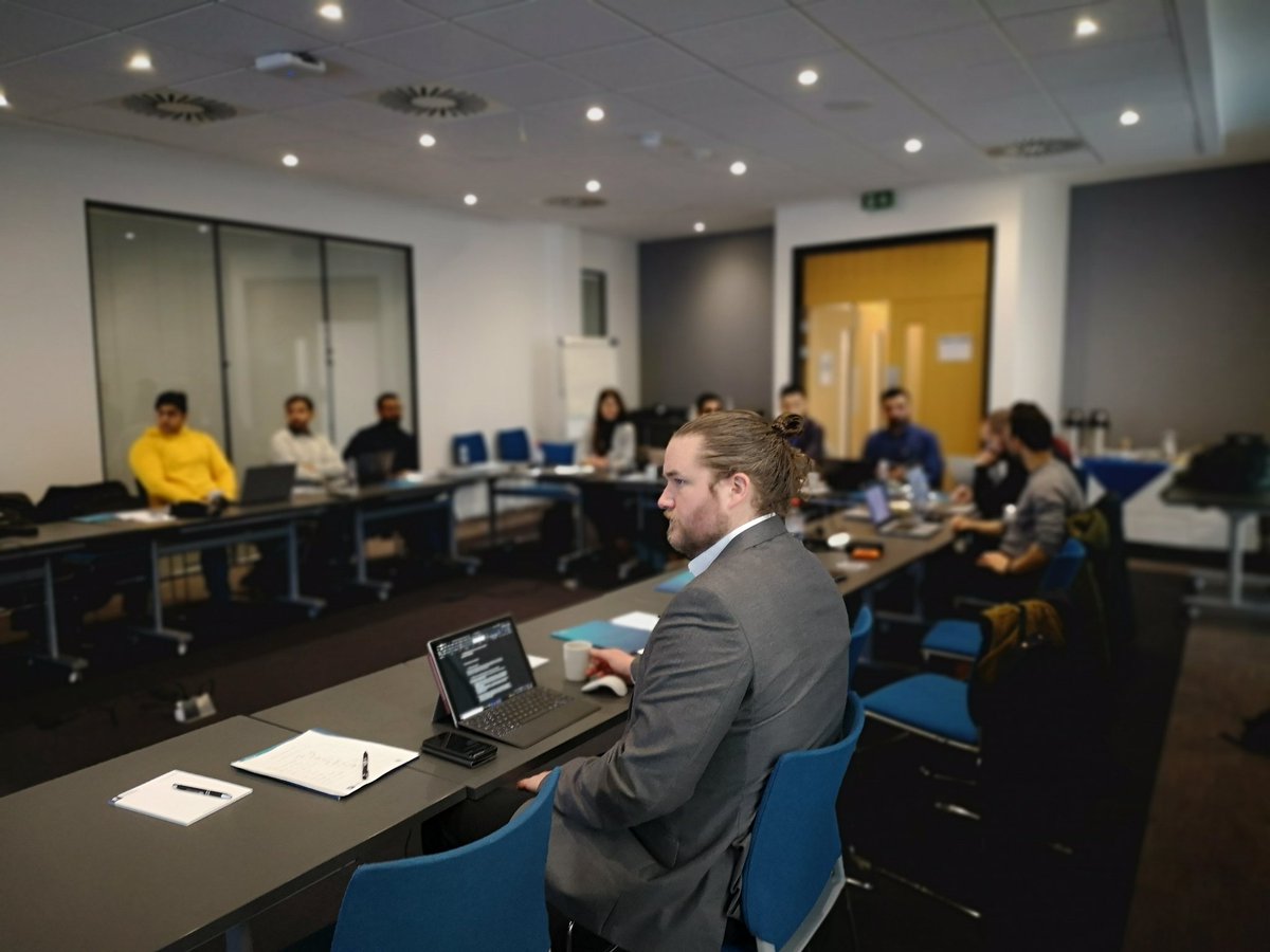 Dimand School #5 is on going at University of Nottingham. Today Oscar Serradilla and Unai Izagirre from #MGEP are giving us a training session about Data Analytics Proactive Maintenance. #MSCA #DigitalManufacturing #DiManD