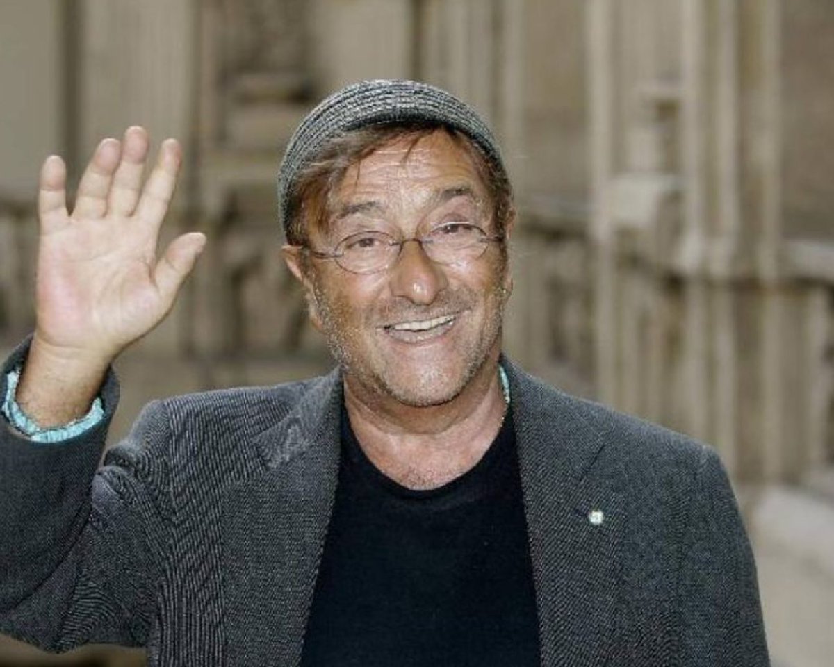 Nonostante siano passati già 10 anni, sei sempre presente con l'immortalità delle tue poesie!!!
#LucioDalla