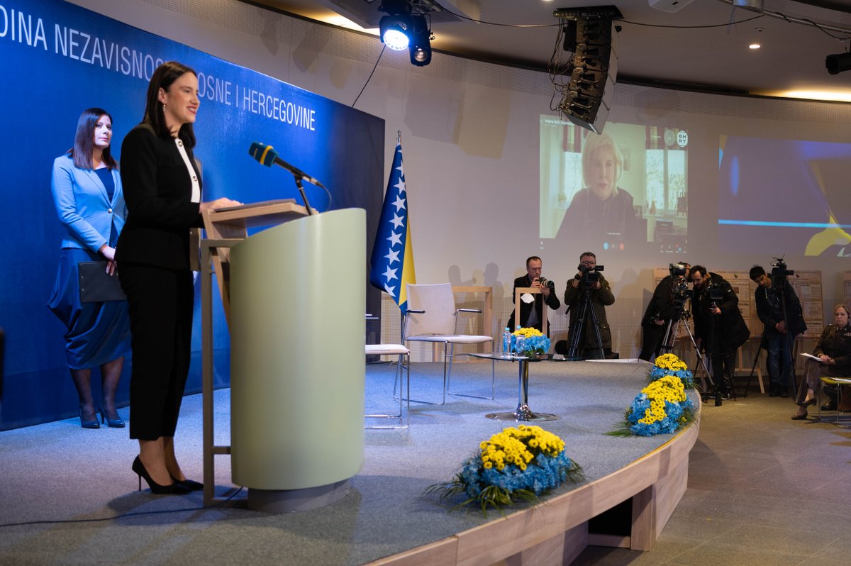 natobih's tweet photo. ➡️ Happy Independence day Bosnia and Herzegovina! 🇧🇦
NATO remains committed to a stable, multi-ethnic and united Bosnia and Herzegovina. On the occasion of 30 years of independence of BiH, BG Pamela McGaha attended an exhibition at Memorial Center Kovači, hosted by FBiH Archive. https://t.co/yP8YkyV2pf