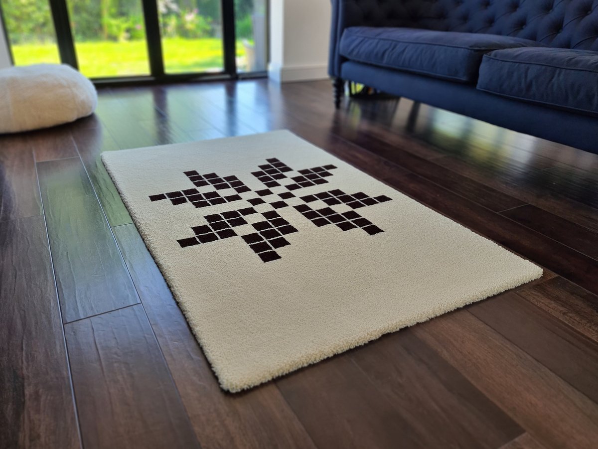 Here's our Shetland Star 90oz floor rug in natural white and black, available now.

5ft x 3ft, only £369 inc. UK shipping.

Pure #RealShetlandWool - made in Britain.

For more info, please check out our website:
adamcurtisonline.co.uk/custom-rugs/p/…

#ChooseWool #rugs #wool #interiordesign