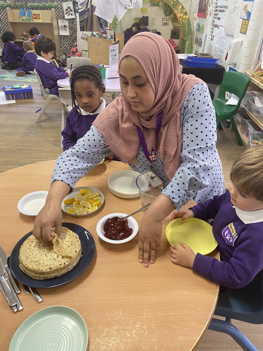 HPA_Philip_Lane's tweet image. Pancakes all round in nursery today! They’re doing so well spreading the jam. Let’s hope they enjoy eating them as much as making them! #PancakeDay #shrovetuesday @HarrisFed #HPAPLNursery