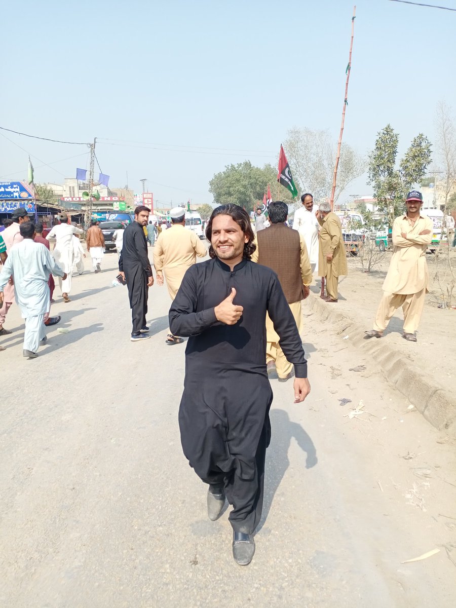 AijazKunbharPPP's tweet photo. کٹتے بھی چلو، بڑھتے بھی چلو، بازو بھی بہت ہیں سر بھی بہت
چلتے بھی چلو کہ اب ڈیرے منزل ہی پہ ڈالے جائیں گے
✌️🇱🇾✌️
#27FebLongMarch #ppplongmarch https://t.co/cSRs6SkgSs