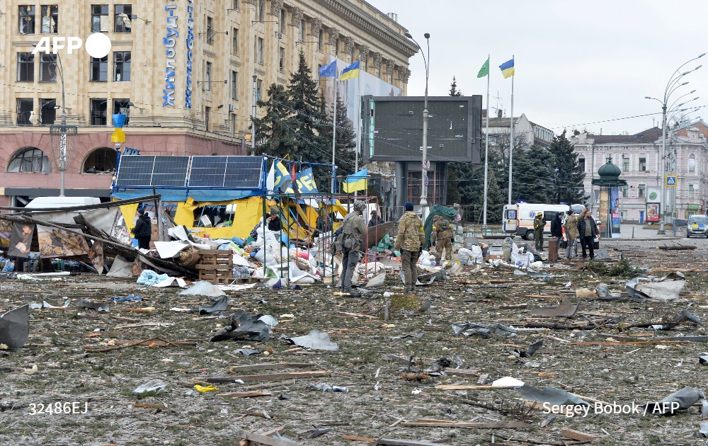 afpfr's tweet photo. @lealolivas Des images de Kharkiv, deuxième ville d'Ukraine, dont le centre-ville a été bombardé par l'armée russe ce matin, a annoncé le gouverneur de la région #AFP ⤵️

📸 Sergey Bobok https://t.co/oAQLfOCuuc