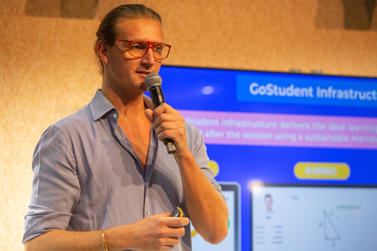 mSchools_MWC's tweet photo. How can we measure and evaluate learning outcomes? Felix Oshwald explains the power of adaptive learning through #AI. “We believe that quality personalised education should be accesible to all children.”🚀 https://t.co/b0uVaYaKaz
