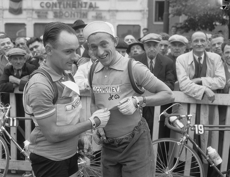 Over 50 dagen klinkt het startschot voor de Beemster kaas Profronde van Noord-Holland...

... in '50 werd de Ronde gewonnen door Olijke Woutje, Wout Wagtmans! In de jaren na zijn overwinning in Noord-Holland won Wagtmans ritten in de Giro en de Tour! (foto in de gele trui 1954)
