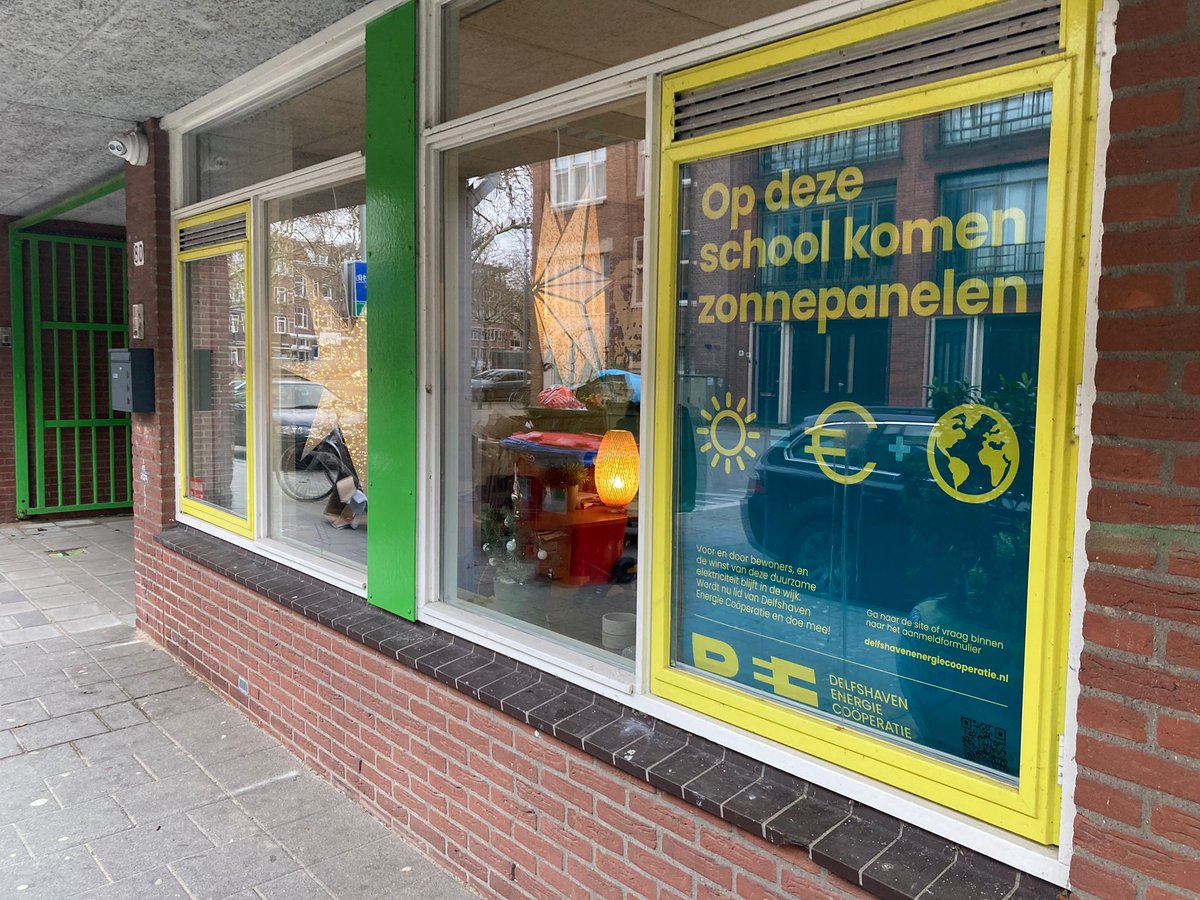Energie-onafhankelijkheid is nu, meer dan ooit, belangrijk. 
Collectieve daken met zonnepanelen stellen mensen in staat samen duurzame elektriciteit op te wekken en te verkopen. De winst is voor de wijk, en de wereld. Doe nu mee in Delfshaven vanaf € 25,- delfshavenenergiecooperatie.nl