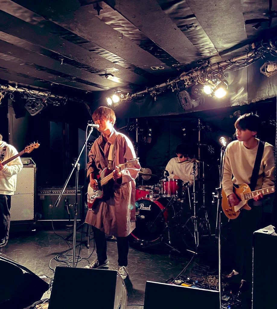 FirstLight_Band's tweet image. 【Thank you DaisyBar!!】

02/23(水) 下北沢DaisyBar (@daisybar_Tokyo)

1. とりこしクロー
2. ヒカルハナビ
3. 月君想

photo by Ryuta &amp;amp; Yuji