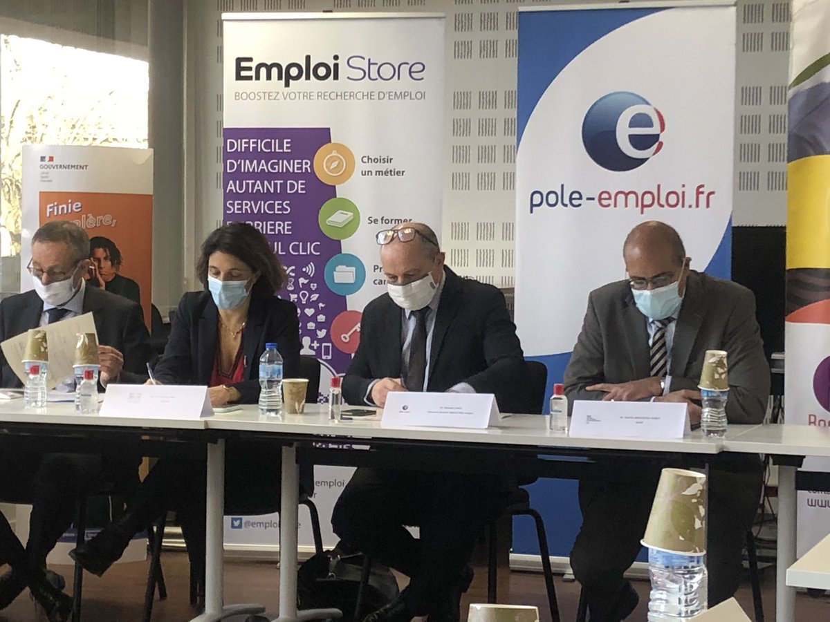 Nmoreau44's tweet photo. Lancement du #ContratEngagementJeune au sein de l’agence @poleemploi_NA Meriadeck. 
Un accompagnement intensif + une possible allocation = des retours à l’emploi accélérés.
@pole_emploi et  missions locales aux service des jeunes. @cfabreAN @PrefAquitaine33 @ste_pfeiffer https://t.co/QPV2IpKTZx