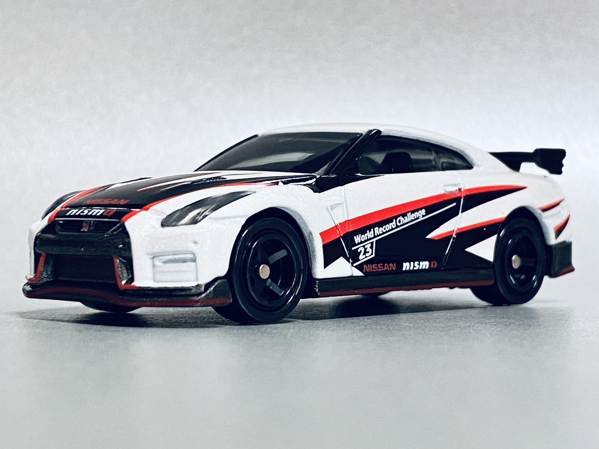 フォンティエ 日産 Gt R Nismo スペシャルエディション トミカ 日産gt Rコレクション22 のもの ドリフトの世界最高速記録を作ったgt Rが元ネタのナンチャッテ仕様 本当は16年モデル トラスト Greddy がチューニングを担当し 1380馬力の後輪 フォンティエ 日産 Gt R Nismo スペシャルエディション トミカ 日産gt Rコレクション22 のもの ドリフトの世界最高速記録を作ったgt Rが元ネタのナンチャッテ仕様 本当は16年モデル トラスト Greddy がチューニングを担当し 1380馬力の後輪