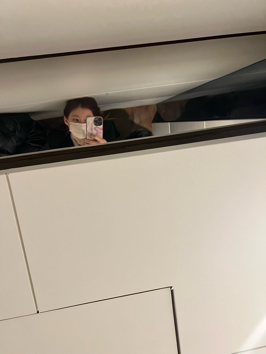 UNIVERSEITZY's tweet photo. [07:14 pm KST] 🦊📸 https://t.co/J4WGXyuVSW