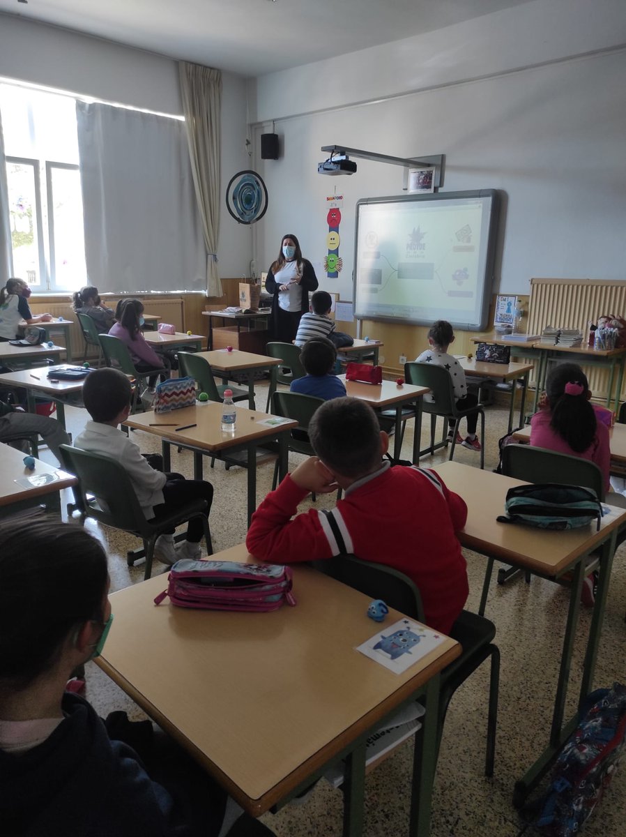 El alumnado de 2°EP comienza nuevo proyecto #nca "Segundo con gusto. A por el Comercio Justo" con una charla impartida por la Delegado Local de PROYDE-Los Corrales de Buelna <a href="/PROYDE_Noroeste/">PROYDE Noroeste</a>  @LaSalleCorrales  #comerciojusto