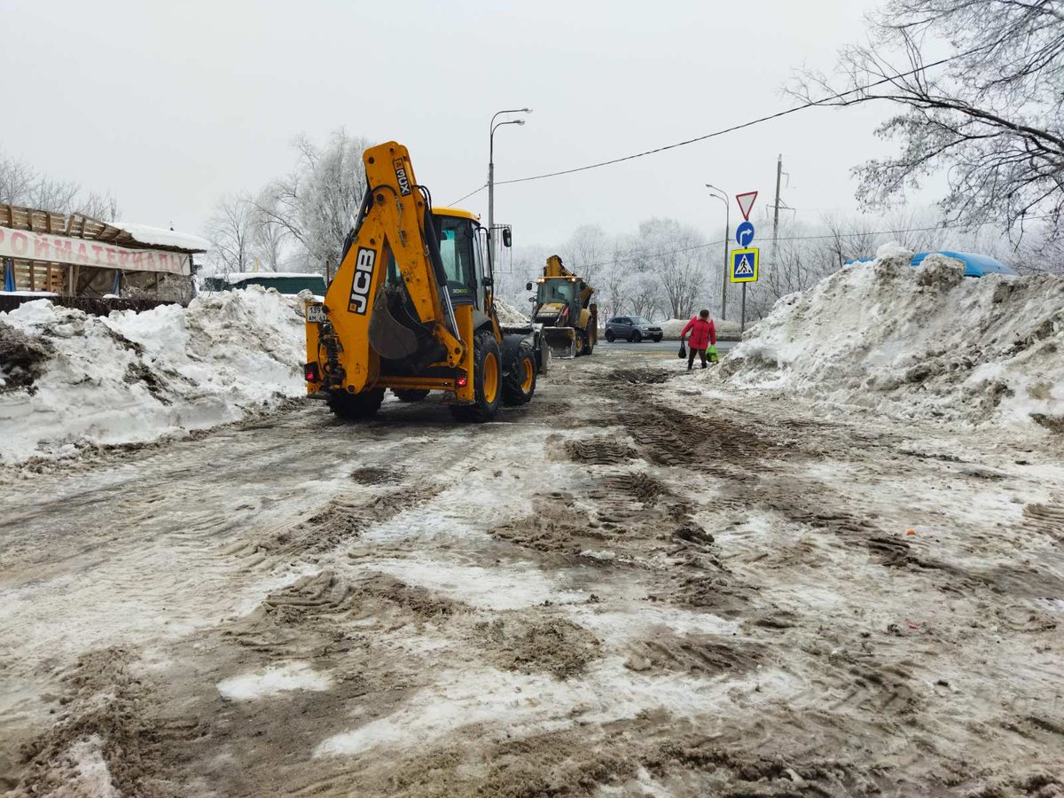 26.02.2022г. Выполнена очистка проездов в жилом массиве "Сорокины хутора", а также произведена уборка снега с проездов на ул. Севастопольская, 19-27, ул. Юбилейная, 20-28.
<a href="/Rudakov_i_a/">Рудаков Игорь Александрович</a>
 
<a href="/gkh_kir63/">Отдел по ЖКХ и благоустройству</a>